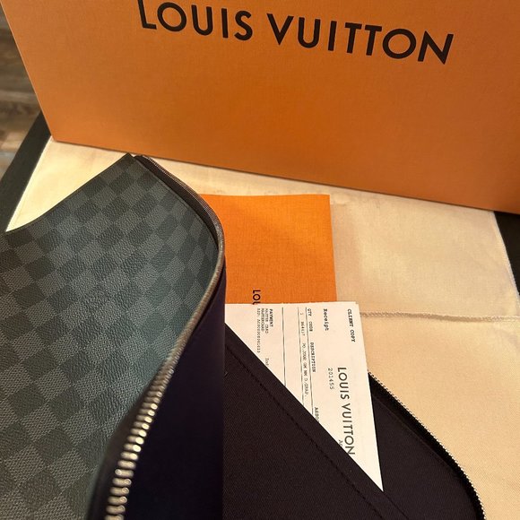Louis Vuitton Pouchette Jour GM - Picture 3 of 3
